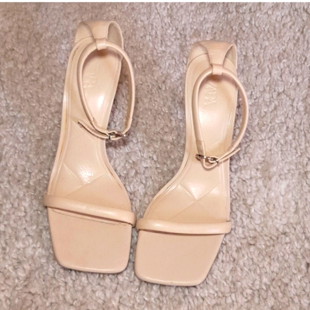 ZARA CREAM PUMPS Size 9 - Picture 4 of 14